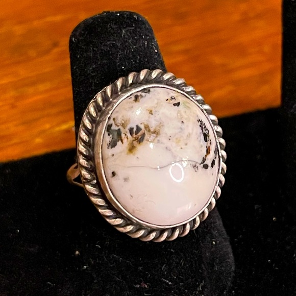 Vintage White Buffalo Turquoise Ring | size 7 - Picture 1 of 2